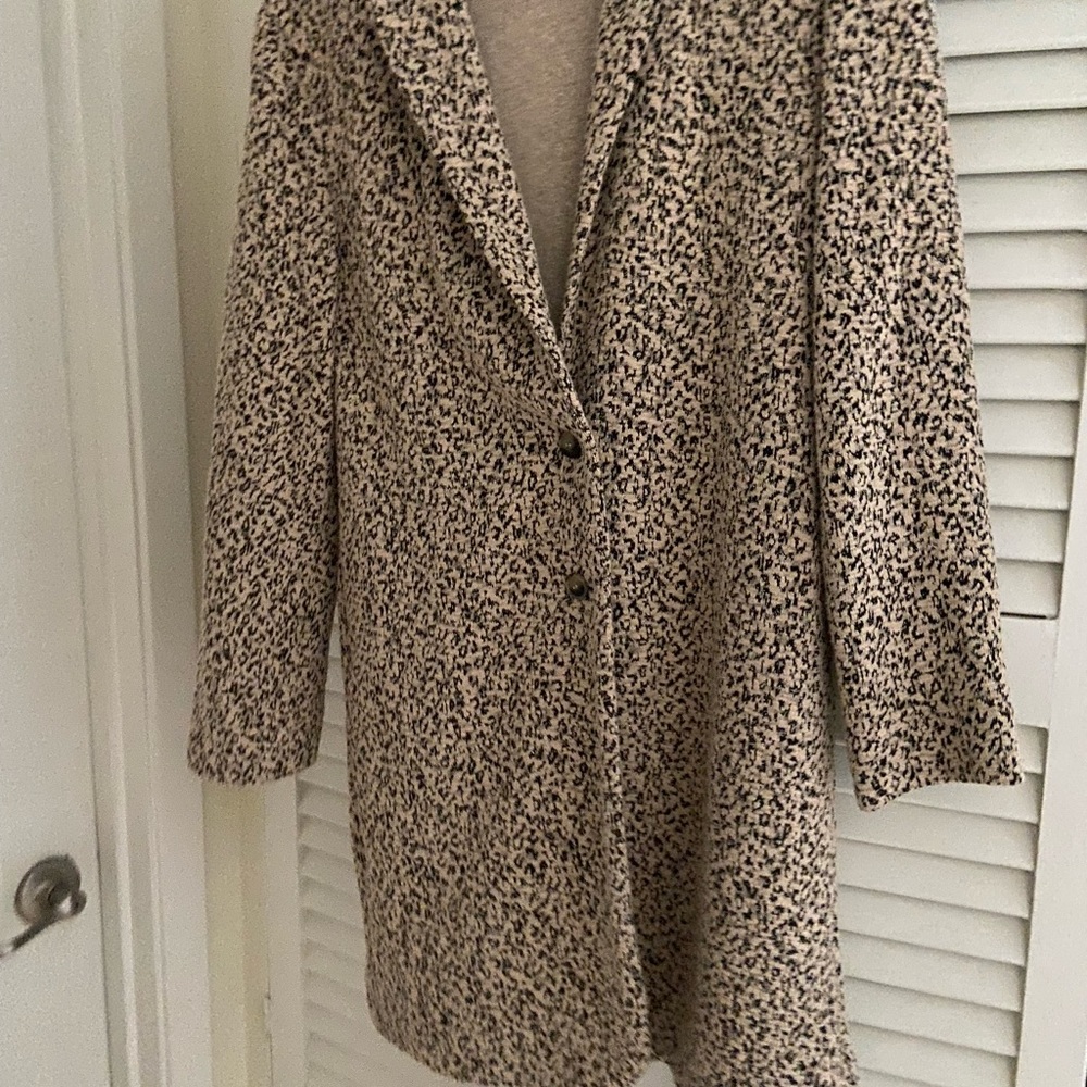 Leopard long blazer size XS. Purchased from Anthropologie. Brand: Cartonnier